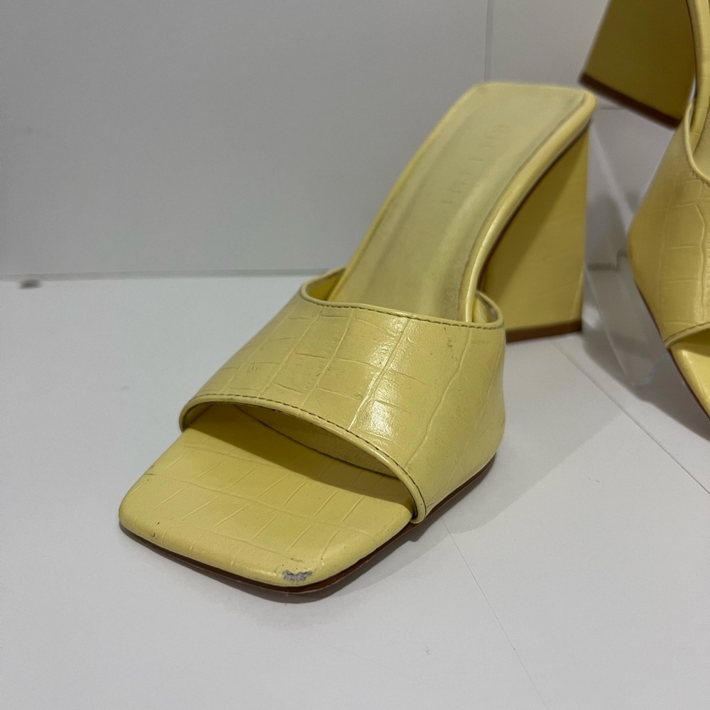 BiLLiNi Quinn Yellow Heels - Picture 6 of 6